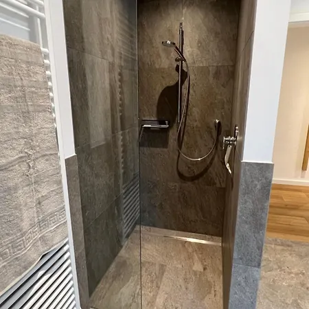 Hof Dueker, 2 Komfort Dz, Design Bad