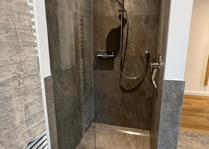 Hof Dueker, 2 Komfort Dz, Design Bad